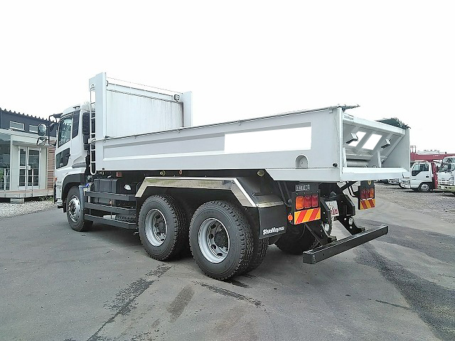 UDトラックスクオンダンプ大型（10t）[写真04]