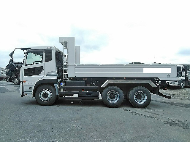 UDトラックスクオンダンプ大型（10t）[写真05]