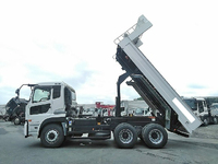 UDトラックスクオンダンプ大型（10t）[写真06]