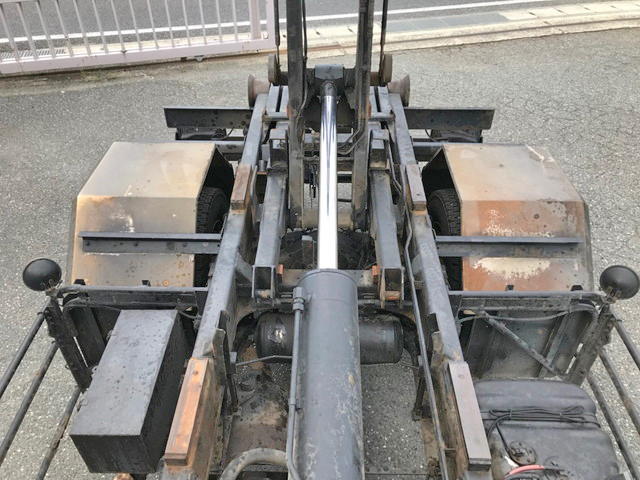 いすゞフォワードフックロール増トン（6t・8t）[写真14]