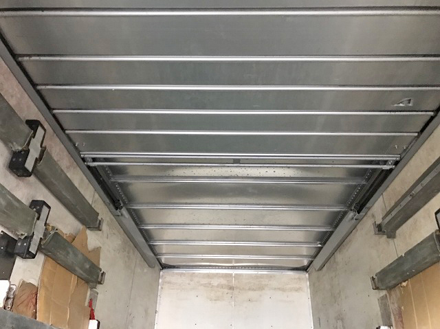 いすゞエルフアルミバン小型（2t・3t）[写真12]