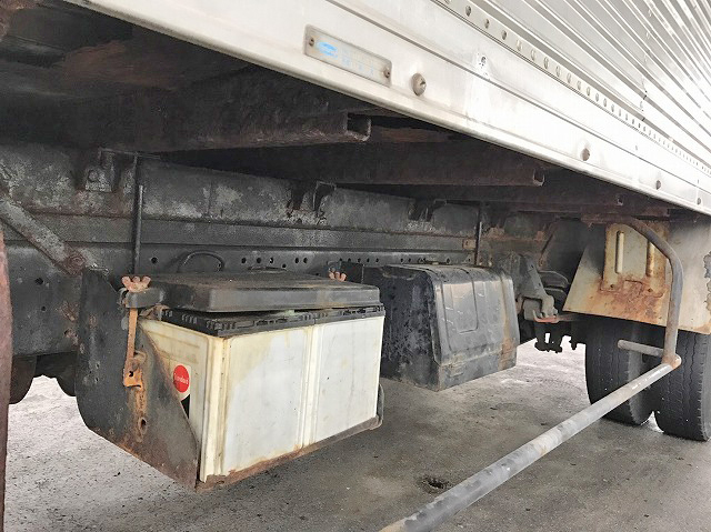 いすゞエルフアルミバン小型（2t・3t）[写真13]