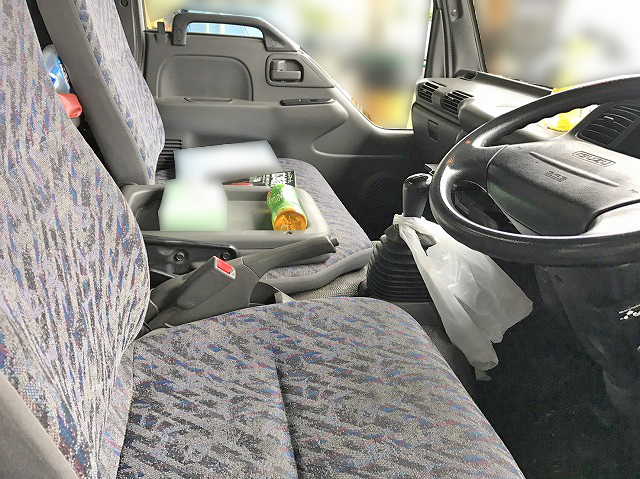 いすゞエルフアルミバン小型（2t・3t）[写真17]