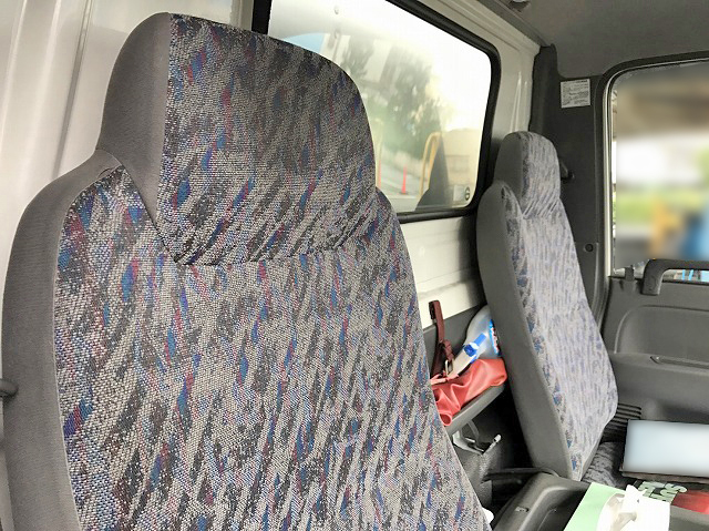 いすゞエルフアルミバン小型（2t・3t）[写真18]