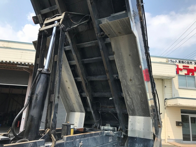 三菱ふそうスーパーグレートダンプ大型（10t）[写真15]