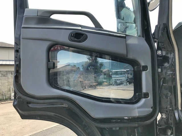 三菱ふそうスーパーグレートダンプ大型（10t）[写真27]
