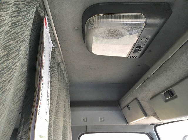 いすゞギガトレーラーヘッド（トラクターヘッド）大型（10t）[写真23]