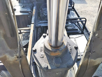 UDトラックスクオンダンプ大型（10t）[写真13]