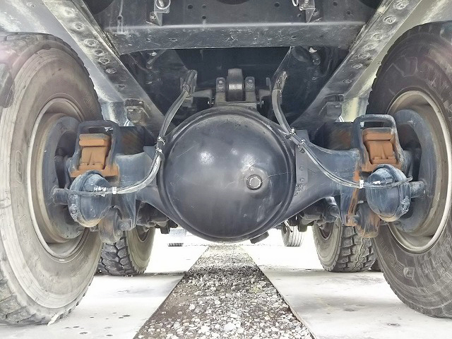 UDトラックスクオンダンプ大型（10t）[写真17]