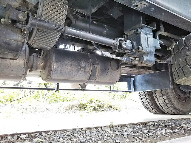 UDトラックスクオンダンプ大型（10t）[写真18]