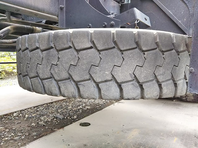 UDトラックスクオンダンプ大型（10t）[写真22]