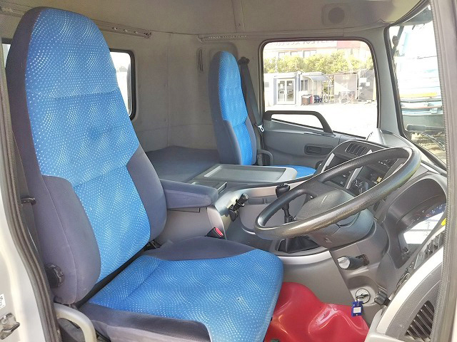 UDトラックスクオンダンプ大型（10t）[写真28]