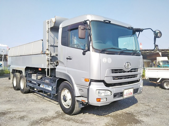 UDトラックスクオンダンプ大型（10t）[写真03]