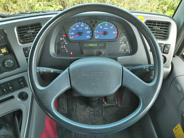 UDトラックスクオンダンプ大型（10t）[写真30]