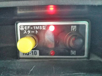 UDトラックスクオンダンプ大型（10t）[写真34]