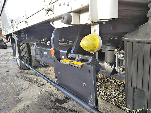 三菱ふそうキャンターアルミウイング小型（2t・3t）[写真17]