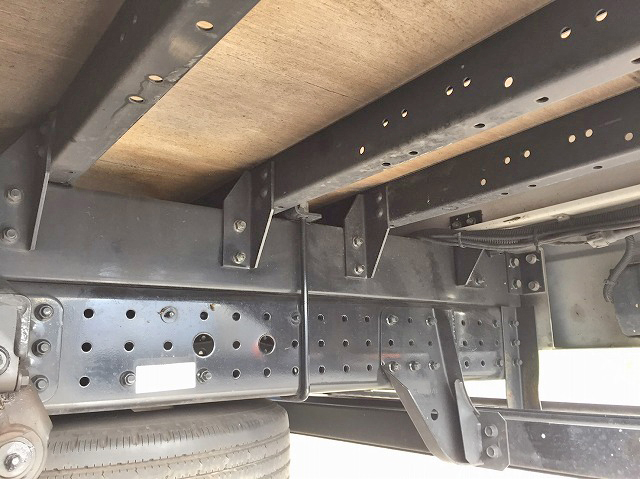 三菱ふそうキャンターアルミウイング小型（2t・3t）[写真23]