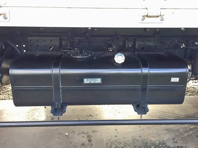 三菱ふそうキャンターアルミウイング小型（2t・3t）[写真24]