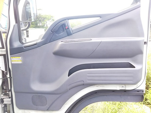 三菱ふそうキャンターアルミウイング小型（2t・3t）[写真28]