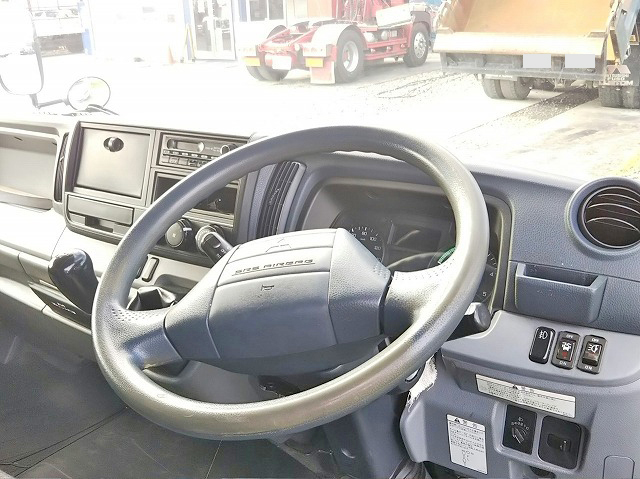 三菱ふそうキャンターアルミウイング小型（2t・3t）[写真33]