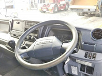 三菱ふそうキャンターアルミウイング小型（2t・3t）[写真33]