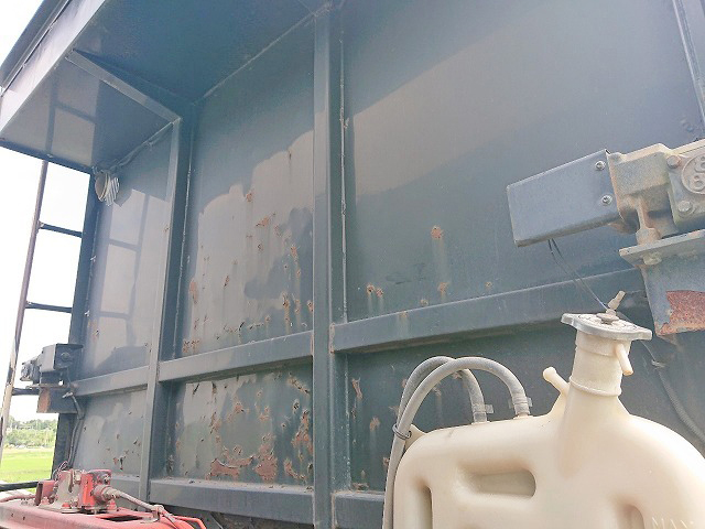 いすゞギガダンプ大型（10t）[写真11]