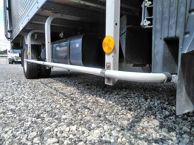 三菱ふそうキャンターアルミバン小型（2t・3t）[写真14]