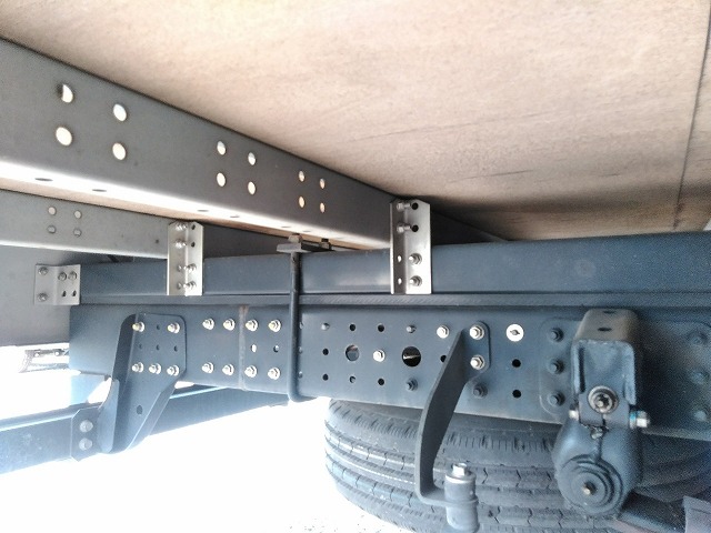 三菱ふそうキャンターアルミバン小型（2t・3t）[写真19]