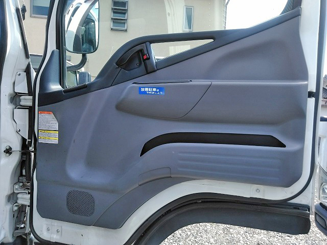 三菱ふそうキャンターアルミバン小型（2t・3t）[写真27]
