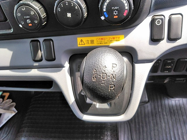 三菱ふそうキャンターアルミバン小型（2t・3t）[写真33]