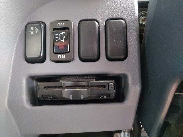 三菱ふそうキャンターアルミバン小型（2t・3t）[写真36]