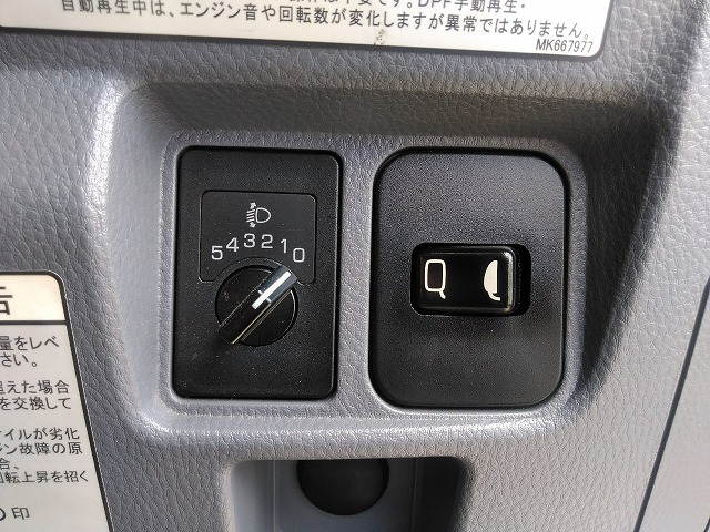 三菱ふそうキャンターアルミバン小型（2t・3t）[写真37]