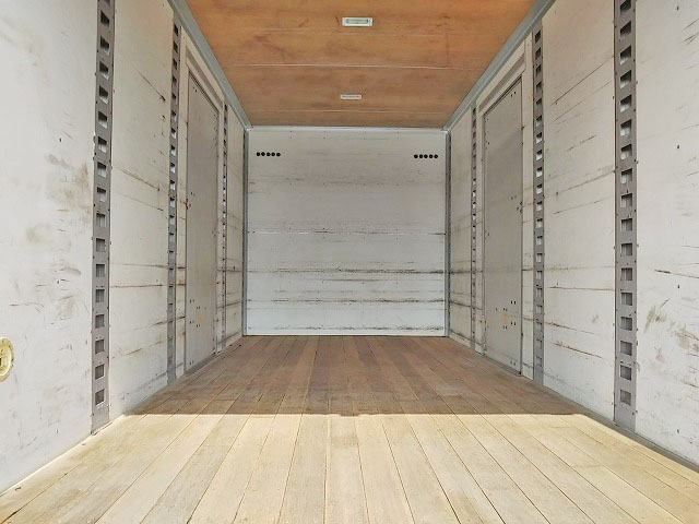 いすゞエルフアルミバン小型（2t・3t）[写真10]