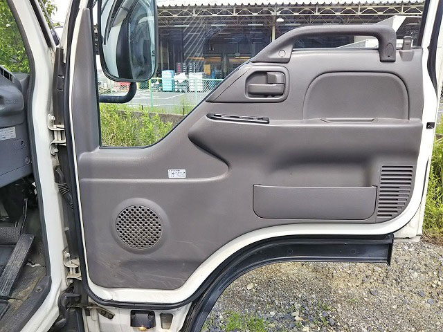 いすゞエルフアルミバン小型（2t・3t）[写真28]