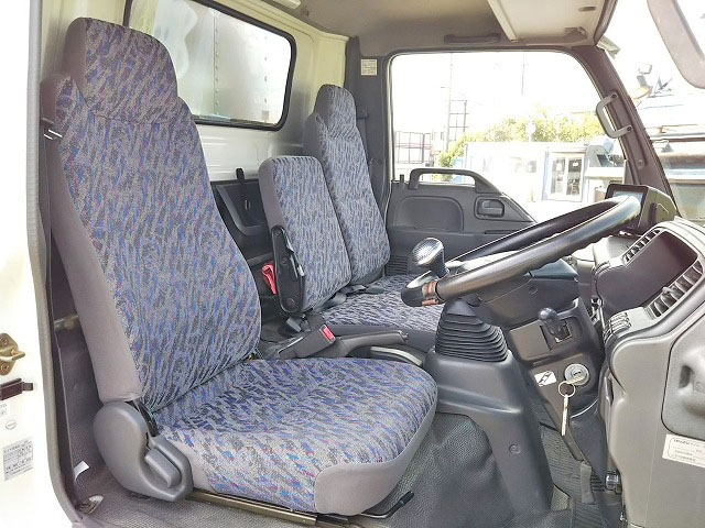 いすゞエルフアルミバン小型（2t・3t）[写真30]