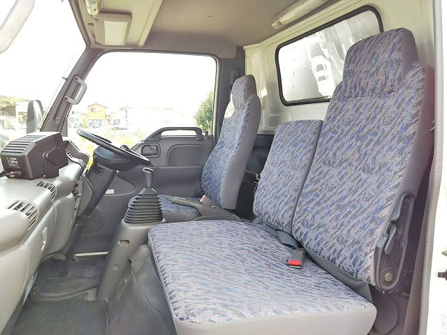 いすゞエルフアルミバン小型（2t・3t）[写真31]