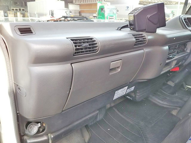 いすゞエルフアルミバン小型（2t・3t）[写真35]