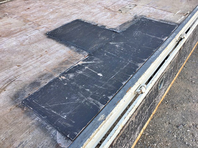 日野デュトロ平ボディ小型（2t・3t）[写真16]