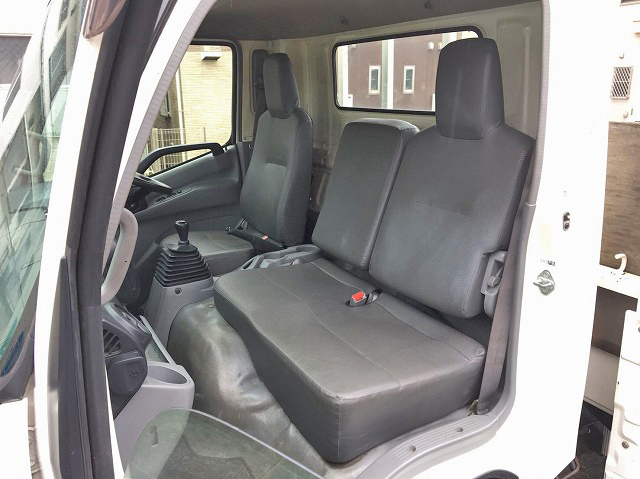 日野デュトロ平ボディ小型（2t・3t）[写真33]