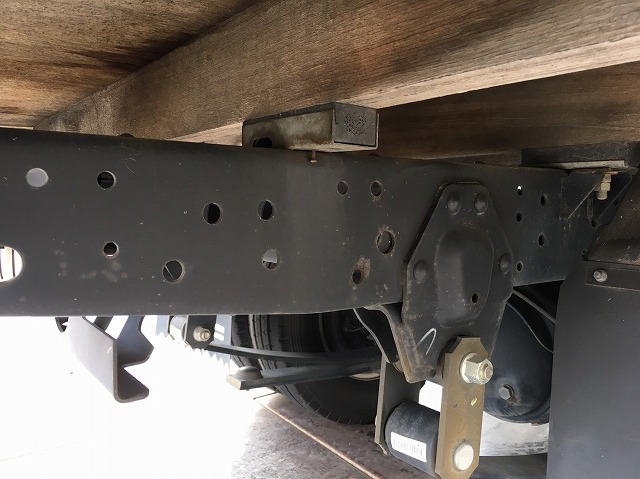 いすゞエルフ平ボディ小型（2t・3t）[写真21]