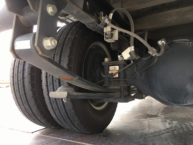 いすゞエルフ平ボディ小型（2t・3t）[写真23]