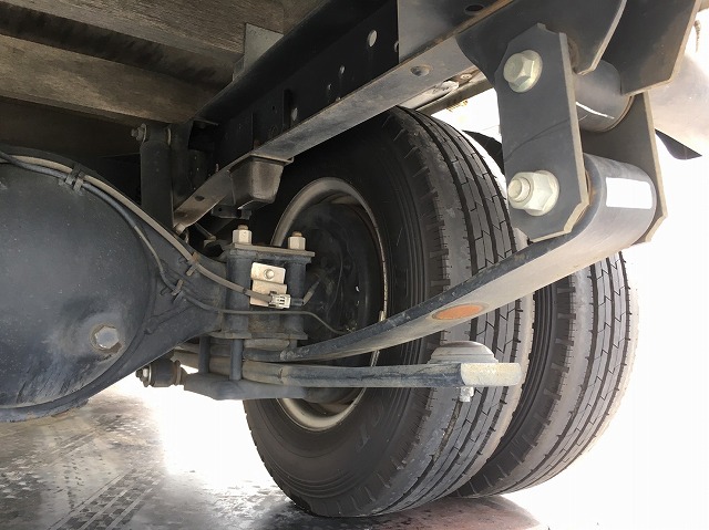 いすゞエルフ平ボディ小型（2t・3t）[写真24]