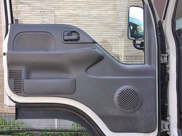 いすゞエルフ平ボディ小型（2t・3t）[写真28]