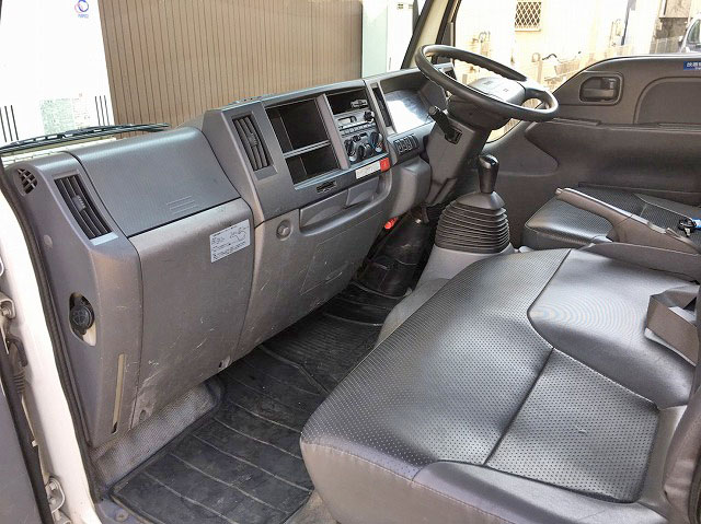 いすゞエルフ平ボディ小型（2t・3t）[写真33]