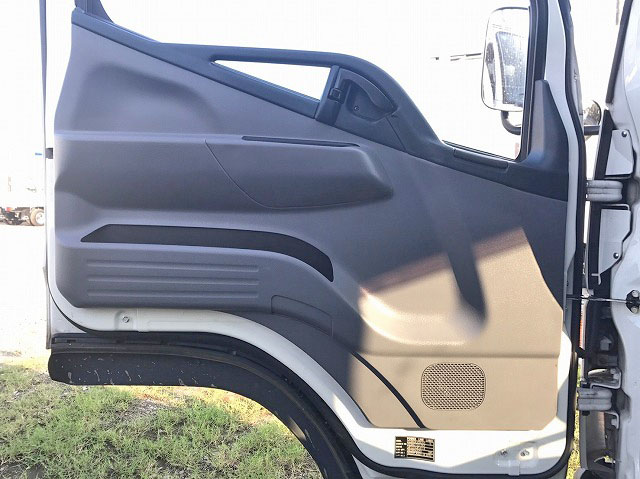 三菱ふそうキャンター冷凍車（冷蔵車）小型（2t・3t）[写真29]