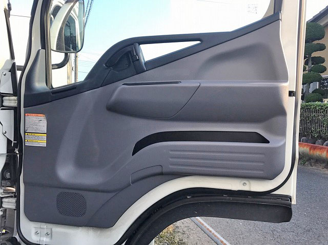 三菱ふそうキャンター冷凍車（冷蔵車）小型（2t・3t）[写真30]