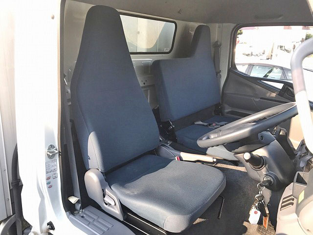 三菱ふそうキャンター冷凍車（冷蔵車）小型（2t・3t）[写真32]