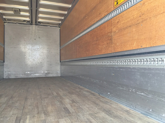 いすゞフォワードアルミウイング中型（4t）[写真14]