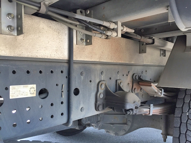 いすゞフォワードアルミウイング中型（4t）[写真19]