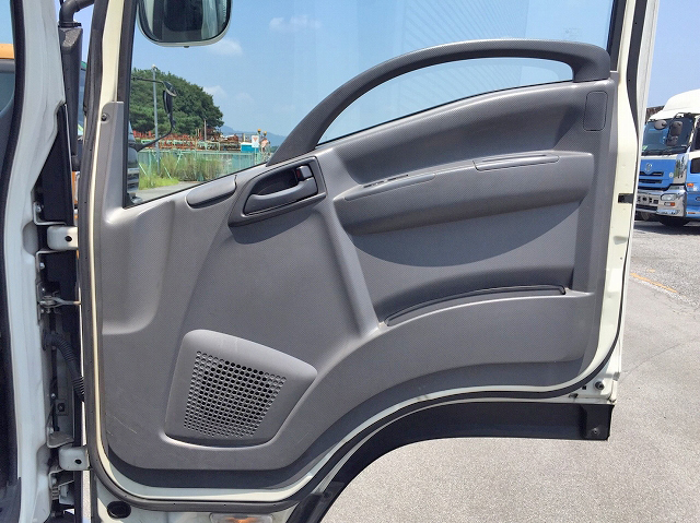 いすゞフォワードアルミウイング中型（4t）[写真29]